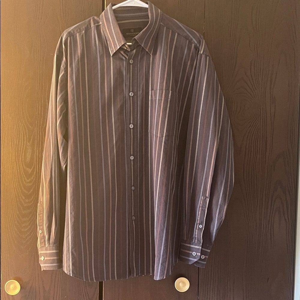 Bugatchi men’s long sleeved, button down shirt. Size XL